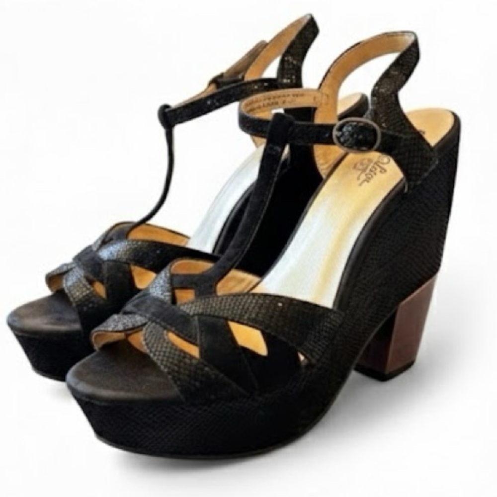 Seychelles black T-Strap Platform Pump Heels Black Size 10